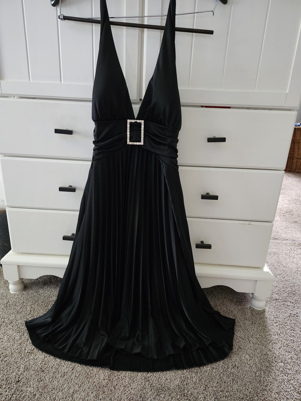 Speechless Black Plunging  Pleated Gown with Rhinestone Buckle Sz M